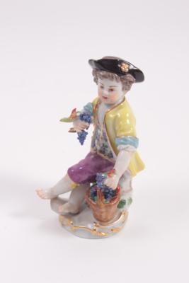 MEISSEN Porzellanfigur "Knabe mit Weintrauben" - Umění, starožitnosti, šperky