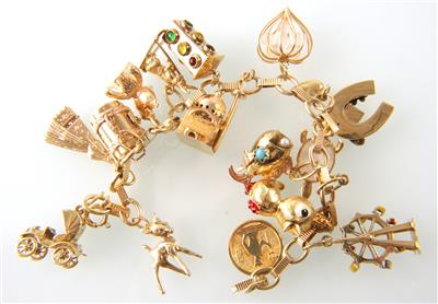 Bettenarmband mit 16 Anhänger - Watches, jewellery and antiques